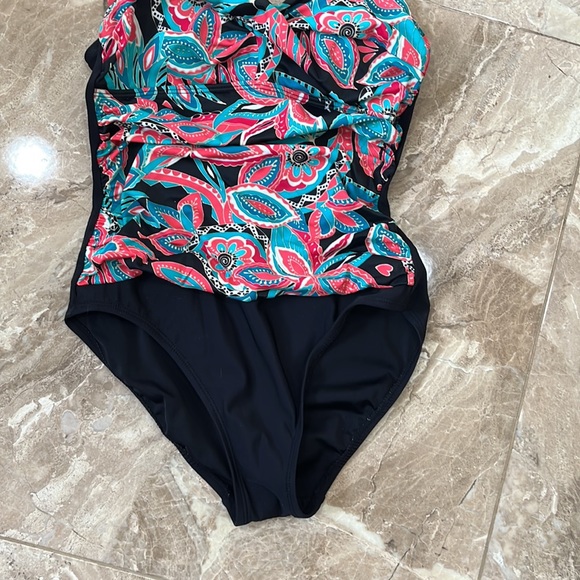 Aqua green, women’s swimsuits, one piece - Picture 3 of 5